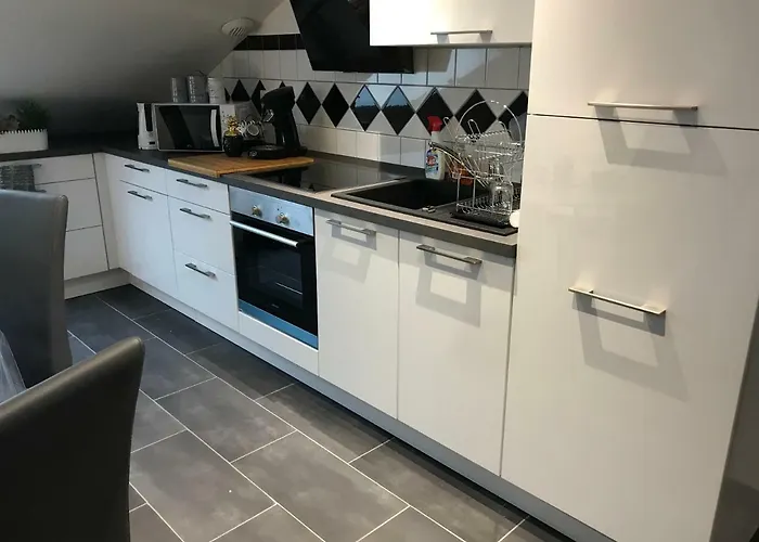 Standing A Valmont Macheren